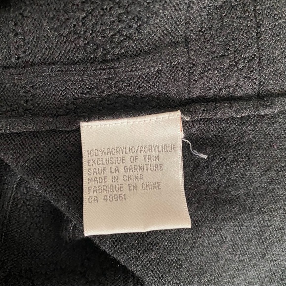 Soft Black acrylic sweater. - Picture 7 of 7